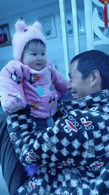 小宝爆料爸爸视频播放全集,爸爸视频播放全集幕后故事大揭秘